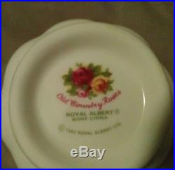 Royal Albert Old Country Roses 1962 Fine Bone China service for 4 EASTER DINNER