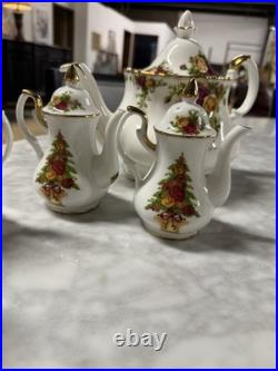 Royal Albert Old Country Roses 1962 Lot, 18 Pieces