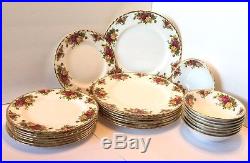 Royal Albert Old Country Roses 1962 Service For 8