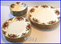 Royal Albert Old Country Roses 1962 Service For 8