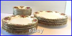 Royal Albert Old Country Roses 1962 Service For 8