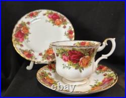 Royal Albert Old Country Roses 19 Piece Tea Set Made in England Royal Albert Old Country Roses 19 Piece Tea Set Made in England