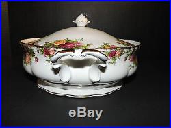 Royal Albert Old Country Roses (1) 9 Inch Round Covered Veg. Bowl with Lid