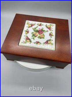 Royal Albert Old Country Roses @2006 Wooden Tea Chest with Box