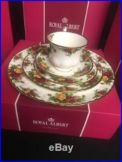 Royal Albert Old Country Roses 20 Piece Dinner Set Place setting for 4