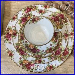 Royal Albert Old Country Roses 20 Piece Place Setting Bone China England