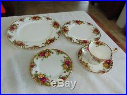 Royal Albert Old Country Roses 20 Piece Set NICE