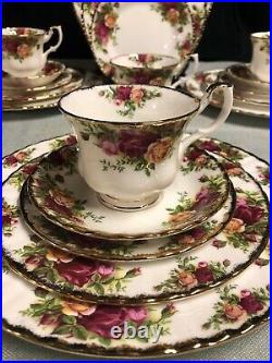 Royal Albert Old Country Roses 20 Piece Set NM to MINT 4 Place Settings