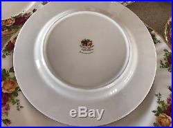 Royal Albert Old Country Roses 20 pieces place setting for 4 England
