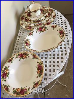 Royal Albert Old Country Roses 25 Piece Set Service for 4