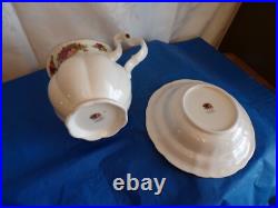 Royal Albert Old Country Roses 2-PC Side Table Basin Bowl & Water Pitcher Set