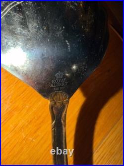 Royal Albert Old Country Roses 2-piece buffet serving set