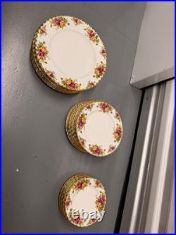 Royal Albert Old Country Roses 30 Pc Dinner Plate Set Bone China England