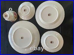 Royal Albert Old Country Roses 30 Piece 6 Place Setting Bone China