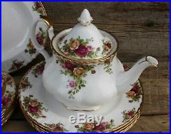 Royal Albert Old Country Roses 32 Piece Set, Teapot, Plater, Plates, Cups Saucer
