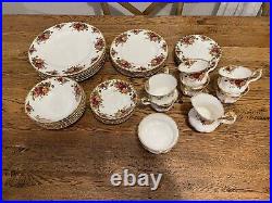Royal Albert Old Country Roses 38 piece set