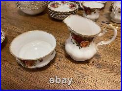 Royal Albert Old Country Roses 38 piece set