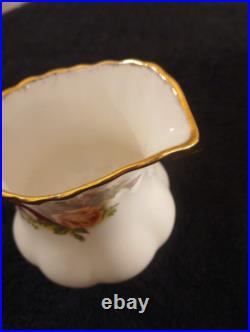 Royal Albert Old Country Roses 3 Piece Lot Teapot Cream & Sugar Holder Set Royal Albert Old Country Roses 3 Piece Lot Teapot Cream & Sugar Holder Set