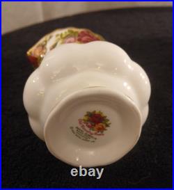 Royal Albert Old Country Roses 3 Piece Lot Teapot Cream & Sugar Holder Set Royal Albert Old Country Roses 3 Piece Lot Teapot Cream & Sugar Holder Set