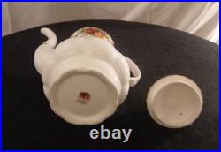 Royal Albert Old Country Roses 3 Piece Lot Teapot Cream & Sugar Holder Set Royal Albert Old Country Roses 3 Piece Lot Teapot Cream & Sugar Holder Set