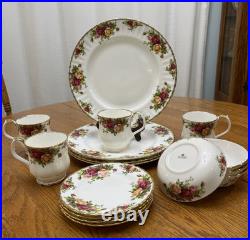 Royal Albert Old Country Roses 4 Piece Place Setting x 4 Bone China England 16pc Royal Albert Old Country Roses 4 Piece Place Setting x 4 Bone China England 16pc