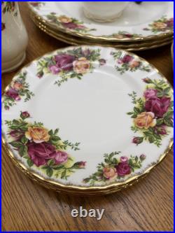 Royal Albert Old Country Roses 4 Piece Place Setting x 4 Bone China England 16pc Royal Albert Old Country Roses 4 Piece Place Setting x 4 Bone China England 16pc