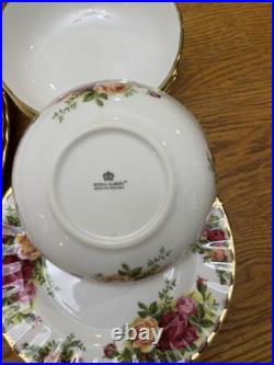 Royal Albert Old Country Roses 4 Piece Place Setting x 4 Bone China England 16pc Royal Albert Old Country Roses 4 Piece Place Setting x 4 Bone China England 16pc