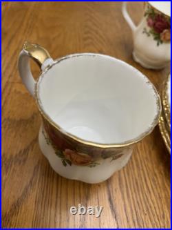 Royal Albert Old Country Roses 4 Piece Place Setting x 4 Bone China England 16pc Royal Albert Old Country Roses 4 Piece Place Setting x 4 Bone China England 16pc