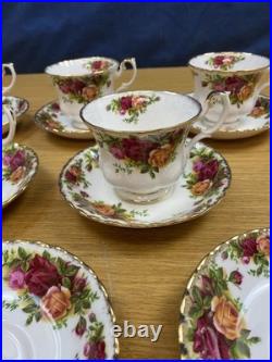 Royal Albert Old Country Roses (5 Sets) Footed Cups & Saucers with3 Extra Saucers