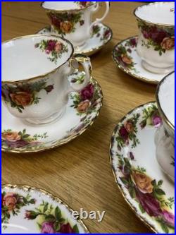 Royal Albert Old Country Roses (5 Sets) Footed Cups & Saucers with3 Extra Saucers