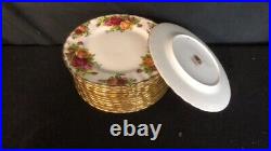 Royal Albert Old Country Roses 74 pieces 12 Place Setting Plus 14 Serving Pieces