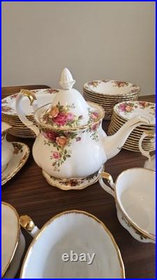 Royal Albert Old Country Roses 80 Piece Set 12 Place Settings Royal Albert Old Country Roses 80 Piece Set 12 Place Settings