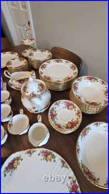 Royal Albert Old Country Roses 80 Piece Set 12 Place Settings Royal Albert Old Country Roses 80 Piece Set 12 Place Settings