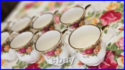Royal Albert Old Country Roses 8 Montrose Mugs Royal Albert Old Country Roses 8 Montrose Mugs