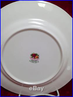 Royal Albert Old Country Roses 8 Place Settings, 5 pieces each. Made England