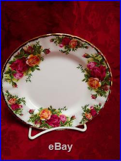 Royal Albert Old Country Roses 8 Place Settings, 5 pieces each. Made England