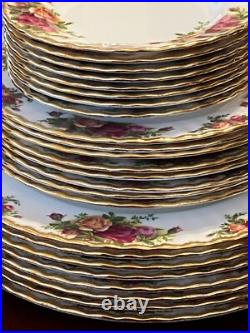 Royal Albert Old Country Roses 8 place dinner service, 5 teacups, saucers & more Royal Albert Old Country Roses 8 place dinner service, 5 teacups, saucers & more
