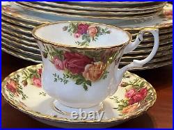 Royal Albert Old Country Roses 8 place dinner service, 5 teacups, saucers & more Royal Albert Old Country Roses 8 place dinner service, 5 teacups, saucers & more