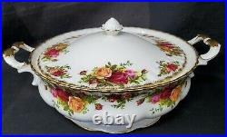 Royal Albert Old Country Roses 9 Round Covered Dish with Handles Casserole Veggie
