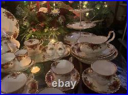 Royal Albert Old Country Roses A Beautiful 8 Place Setting #1 Quality! 57 Pi
