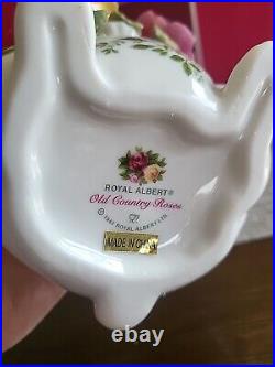 Royal Albert Old Country Roses BUNNY Creamer & Sugar Bowl Set Vintage 1962 New