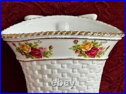 Royal Albert Old Country Roses Basketweave Vase with Bow & Gold Detail 21cms