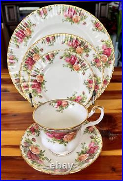 Royal Albert Old Country Roses Bone China 67 Pc. Set