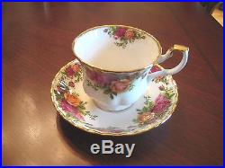 Royal Albert Old Country Roses Bone China 8 Place 73 Pieces Never Used Display