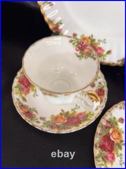 Royal Albert Old Country Roses Bone China Dinner For 8 with serving's