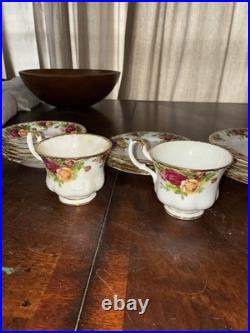 Royal Albert Old Country Roses Bone China Dinner Set Cup/Saucer/Plates 1962 26pc