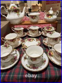 Royal Albert Old Country Roses Bone China Dinner Set Teapot Cups Plates 1982