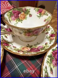 Royal Albert Old Country Roses Bone China Dinner Set Teapot Cups Plates 1982