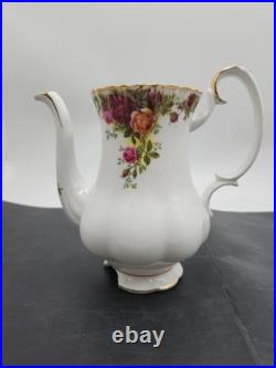 Royal Albert Old Country Roses Bone China Incomplete Set. Lot of 10