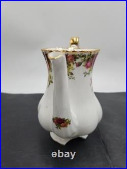 Royal Albert Old Country Roses Bone China Incomplete Set. Lot of 10